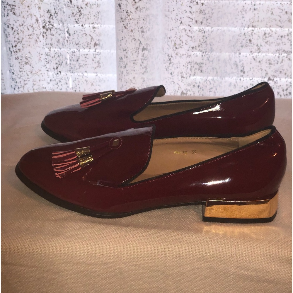 Beauty Girls Brand Loafers Shoes: Patent Leather: Pre-Owned.